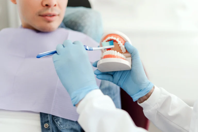 Pulizia dei denti e prevenzione della parodontite Pulizia dei denti e prevenzione della parodontite