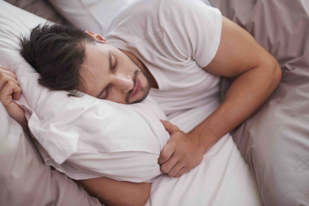 Come dormire dopo estrazione del dente del giudizio: posizione e accorgimenti per la notte 1 come dormire dopo estrazione del dente del giudizio